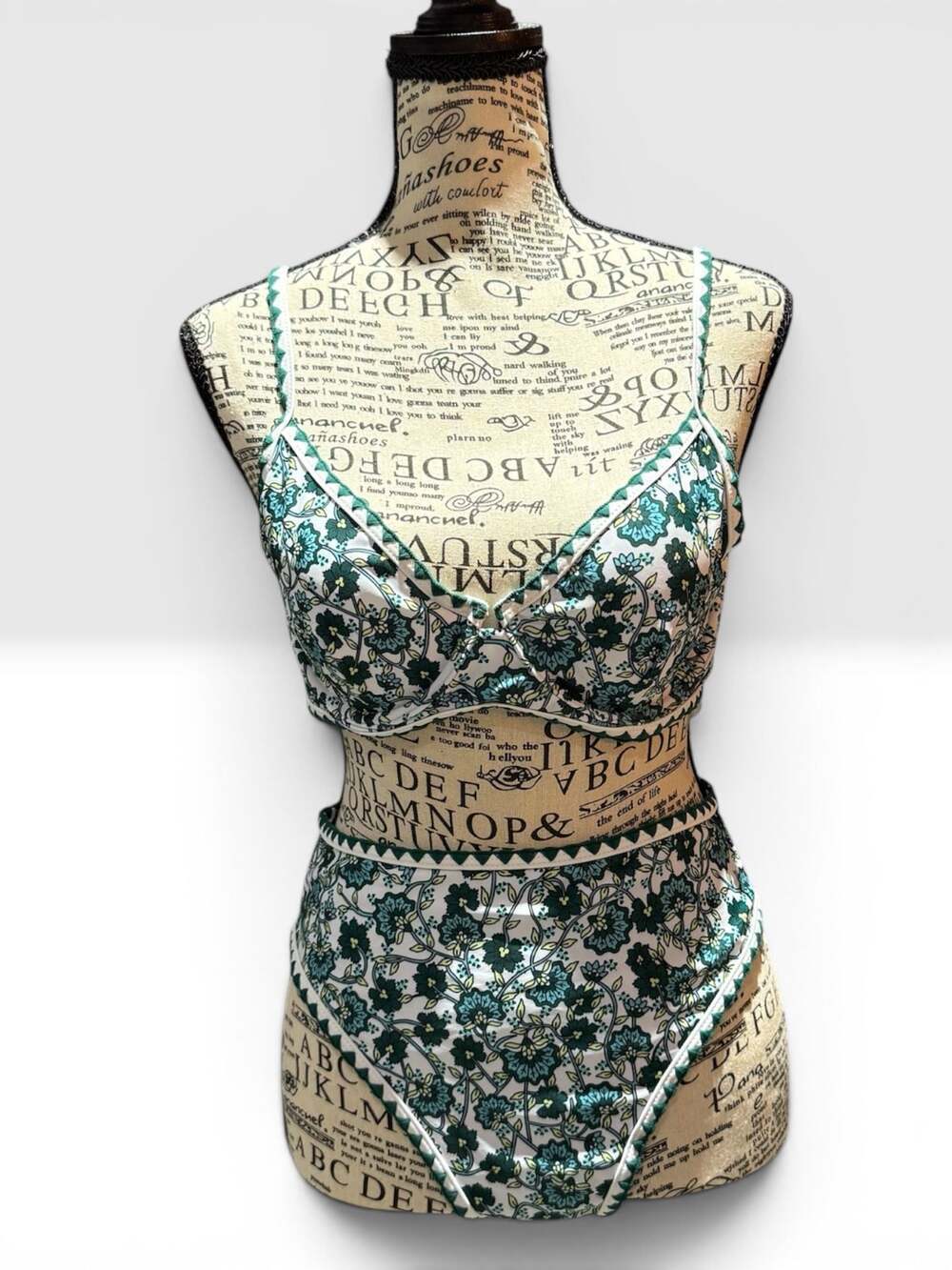 NWT Cupshe Floral Bikini Set – Size Medium